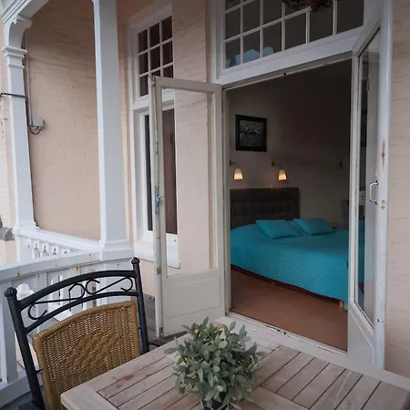 Grand Cafe Deight Szálloda 2*